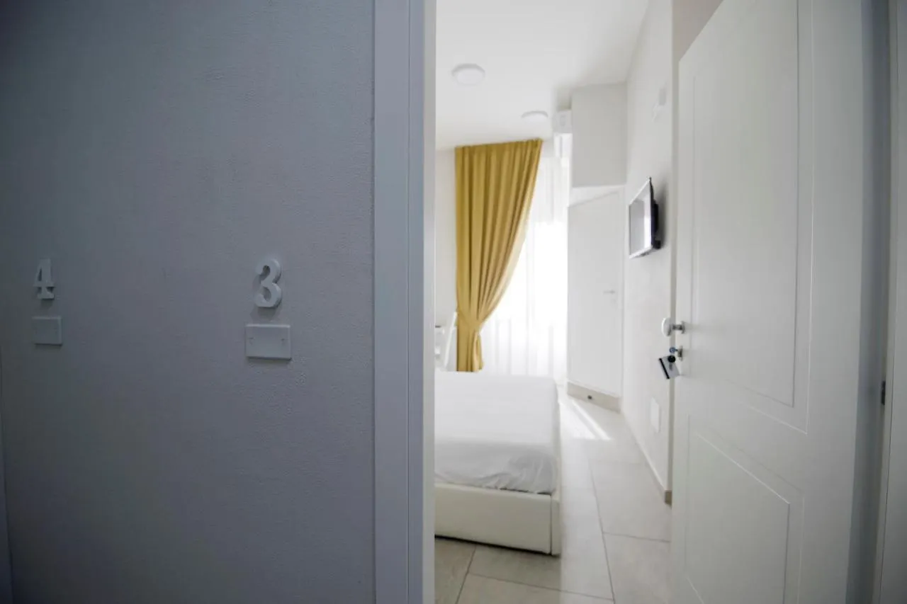 La Chambre ナポリ 3*,  イタリア