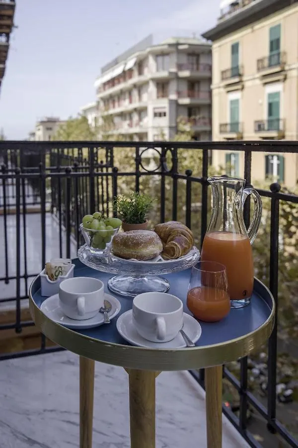*** ベッド・アンド・ブレックファスト La Chambre ナポリ イタリア