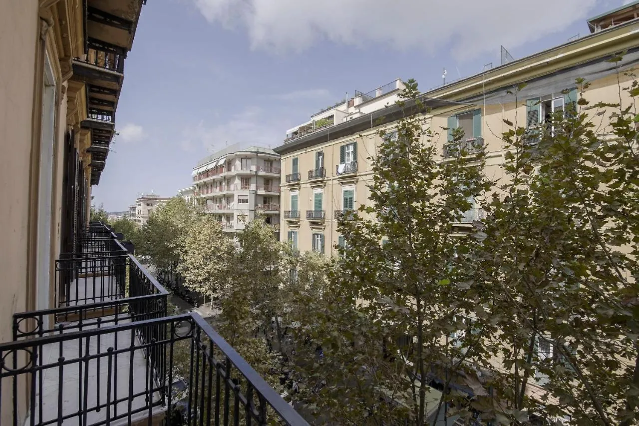 La Chambre ナポリ イタリア