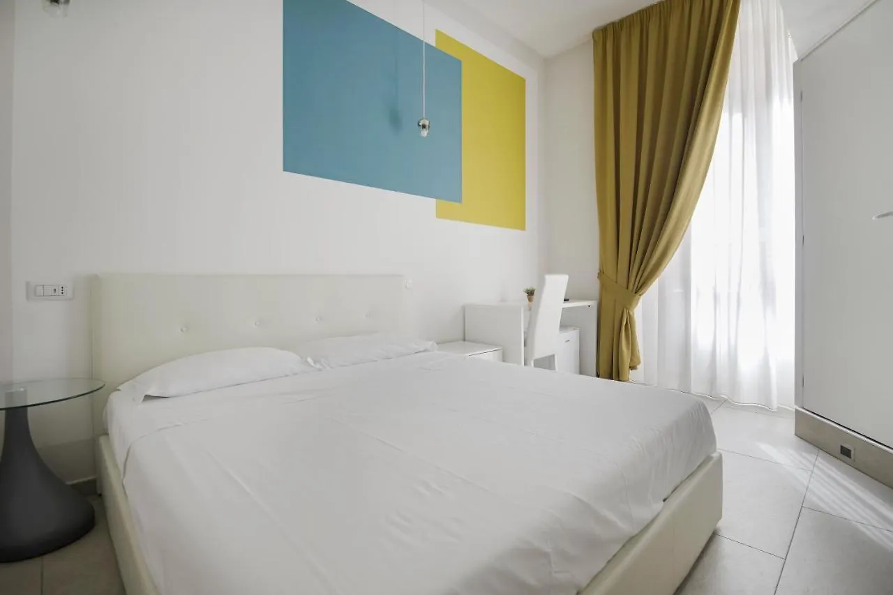La Chambre Naples 3*,  Italy