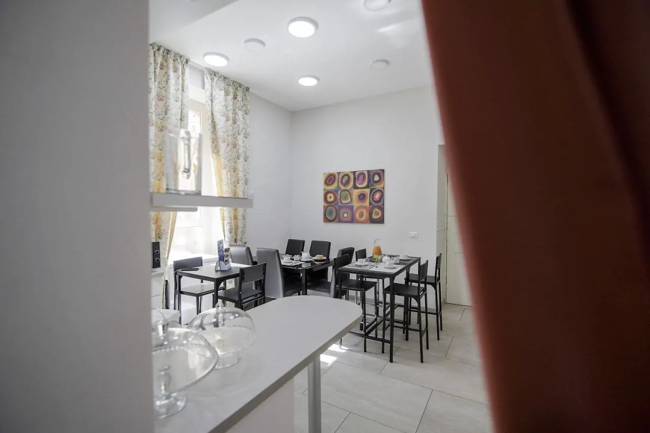 La Chambre Naples 3*,