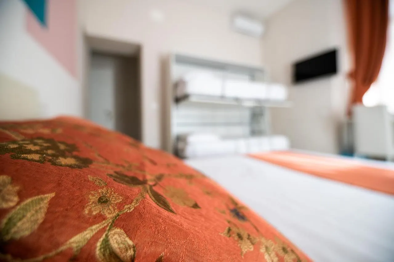 La Chambre Naples Bed & Breakfast